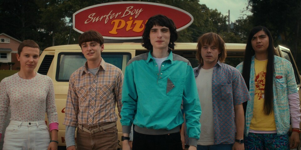 Det haster med å få sesong fem av «Stranger Things» ferdig av flere grunner. En av dem er at skuespillerne er blitt så voksne at de ikke kan forkles som tenåringer lenger. Det haster med å få sesong fem av «Stranger Things» ferdig av flere grunner. En av dem er at skuespillerne er blitt så voksne at de ikke kan forkles som tenåringer lenger.