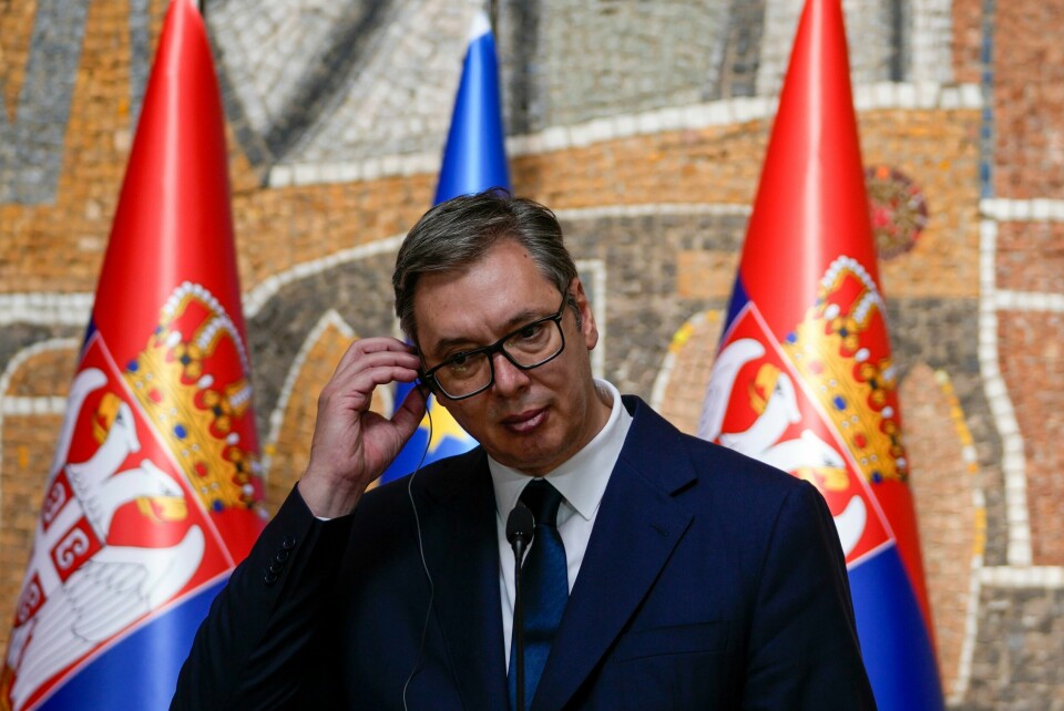 USA hevder at Serbia har trappet opp kraftig ved grensa mot Kosovo den siste uka, og ber president Aleksandar Vucic om å dempe spenningen. USA hevder at Serbia har trappet opp kraftig ved grensa mot Kosovo den siste uka, og ber president Aleksandar Vucic om å dempe spenningen. Foto: Darko Vojinovic / AP / NTB