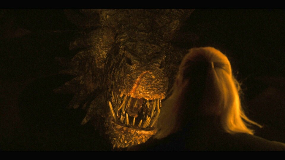 HBO rakk å få en ny sesong av House of the Dragon» klar, før streikene som stoppet det aller meste av film- og TV-produksjon i mai. Sesong to kommer på HBO sommeren 2024, men HBO vil ha i gang arbeidet med kapittel tre av fantasy-suksessen så fort som mulig. Strømmetjenesten HBO måtte rykke ut på Twitter og fortelle at dragebeistet vi så i sesongavslutningen av «House of the Dragons» er selveste Vermithor. Foto: HBO