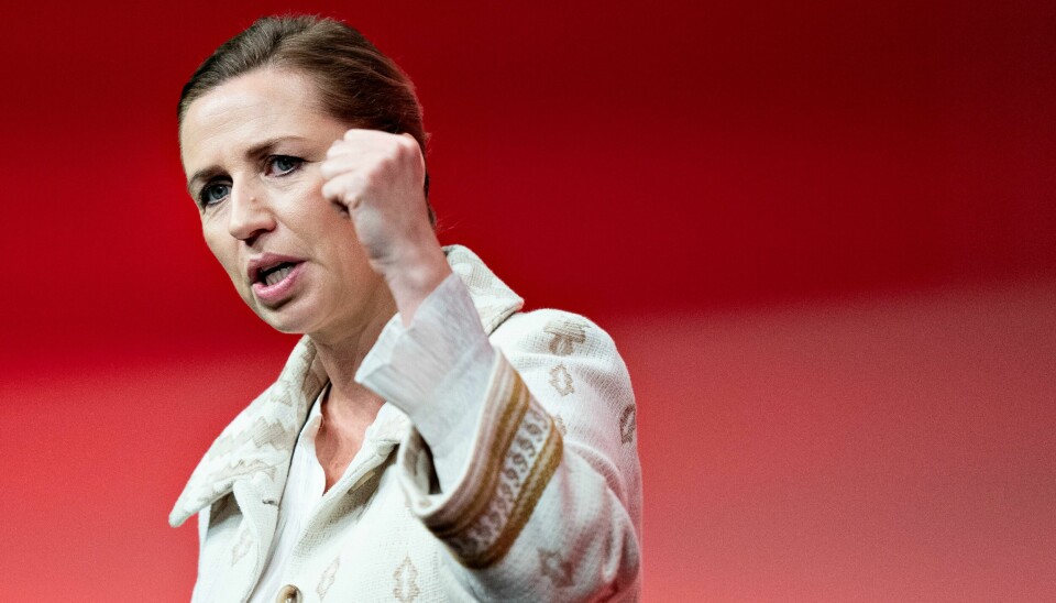 En gruppe på 67 kvinner har levert en stevning til den danske stat ved statsminister Mette Frederiksen, her avbildet på sosialdemokratenes årsmøte i september. Statsminister og partileder Mette Frederiksen på det sosialdemokratiske partiets årsmøte i Ålborg i september. Foto: Henning Bagger / NTB