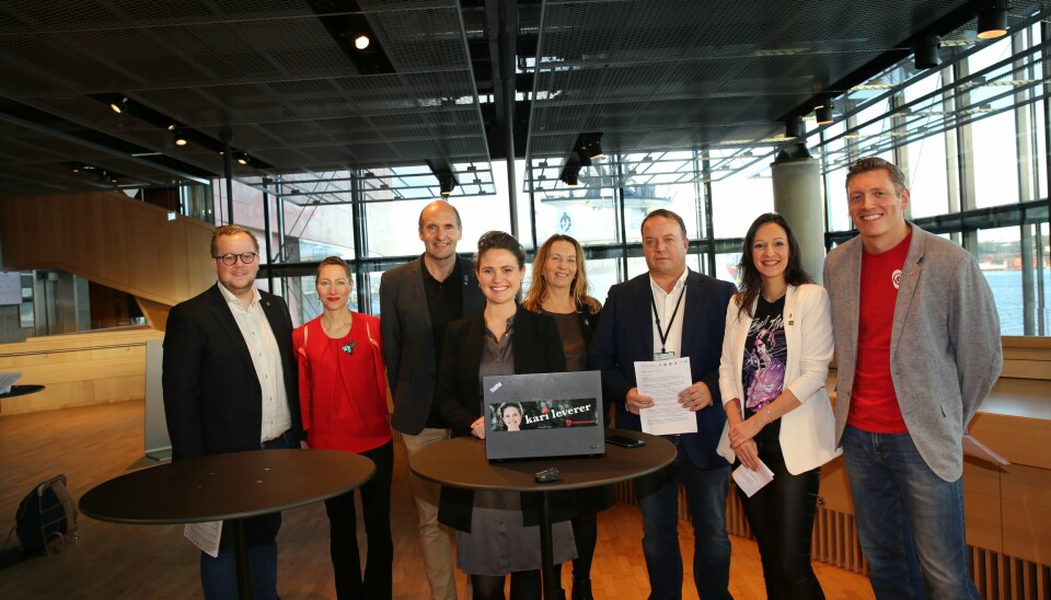 Mens Kari Nessa Nordtun og Dag Mossige brakte Ap til nye høyder, gikk det tyngre for koalisjonspartnerne i valget. Fra venstre: Eirik Faret Sakariassen (SV), Sara Mauland (Rødt), Bjarne Kvadsheim og Dagny Sunnanå Hausken (Sp), Frode Myrhol (FP) og Daria Marya Szymaniuk (MDG). Flertallspartiene i Stavanger kommune, som her hadde lagt fram sitt forslag til budsjett 2022 og Handlings- og økonomiplan 2022-2025, har ifølge Aps Dag Mossige invitert KrF til å sette sitt preg på Stavanger-budsjettet. I stedet har KrF foretrukket å sitte i mindretall med FrPs Leif Arne Moi Nilsen og Høyres Sissel Knutsen Hegdal, skriver han i et tilsvar til KrFs kronikk.