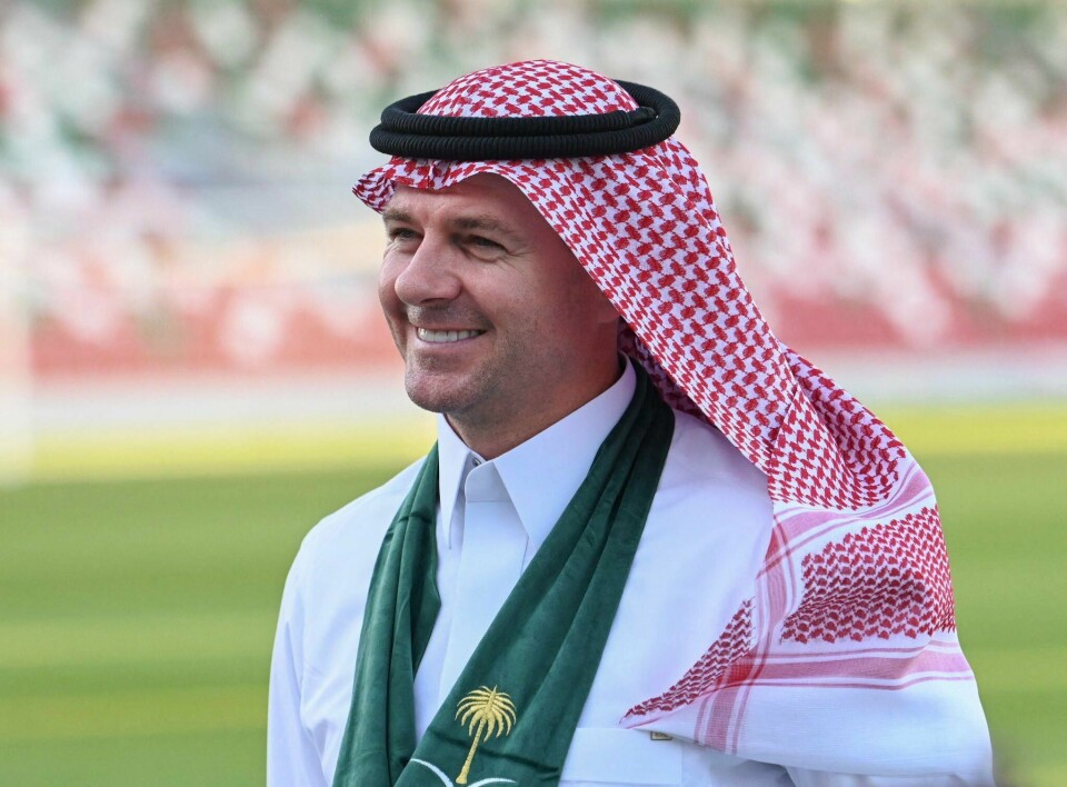 Steven Gerrard er allerede på plass i Saudi-Arabia som manager for Al Ettifaq. Steven Gerrard er allerede på plass i Saudi-Arabia som manager for Al Ettifaq.