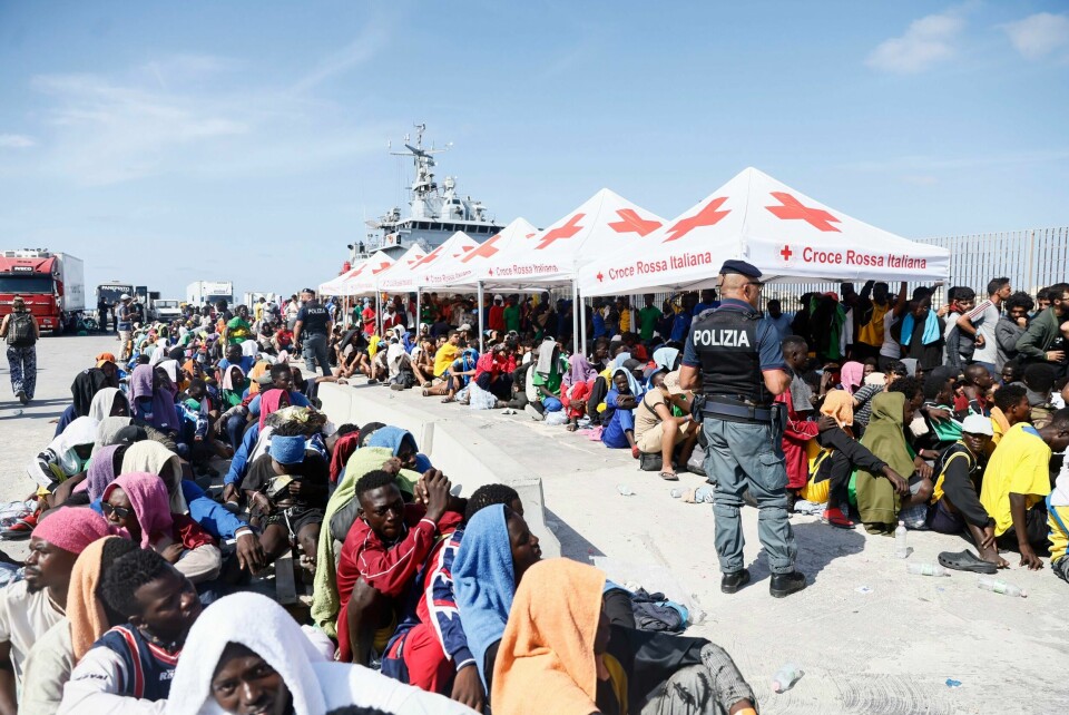 Strengere kontroll på EUs yttergrenser og raskere retur av migranter uten særlig håp om å få innvilget asyl er blant elementene i EUs nye asylpakt. Strengere kontroll på EUs yttergrenser og raskere retur av migranter uten særlig håp om å få innvilget asyl er blant elementene i EUs nye asylpakt. Foto: NTB / AP