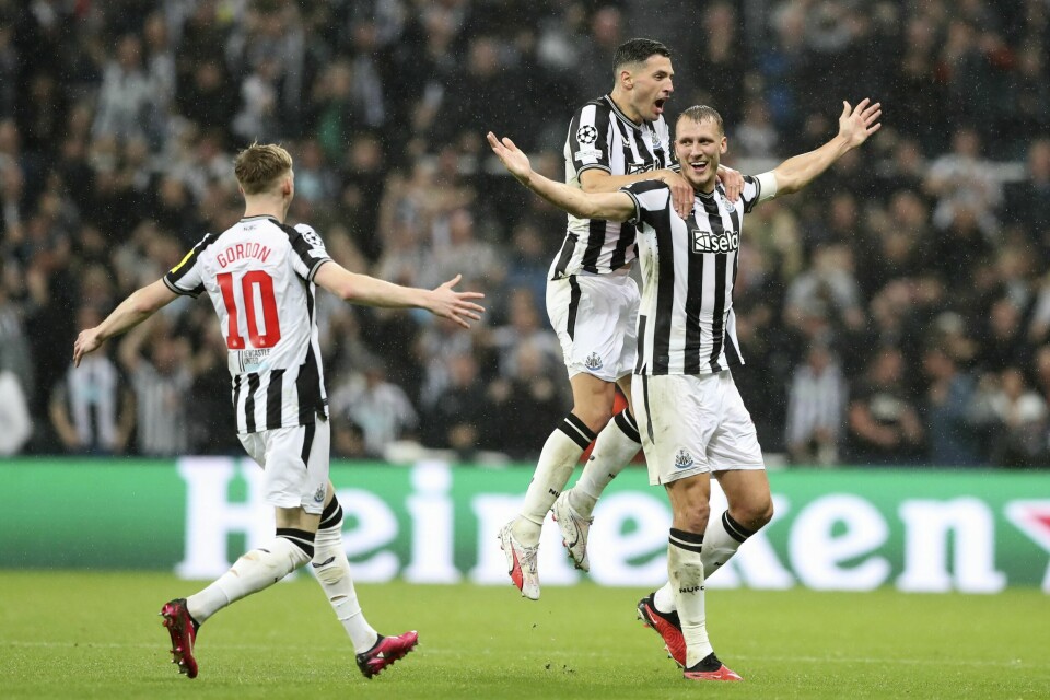Dan Burn har fulgt Newcastle siden barndommen. Onsdag scoret han for klubben mot PSG i mesterligaen Dan Burn har fulgt Newcastle siden barndommen. Onsdag scoret han for klubben mot PSG i mesterligaen. Foto: Scott Heppell / AP / NTB