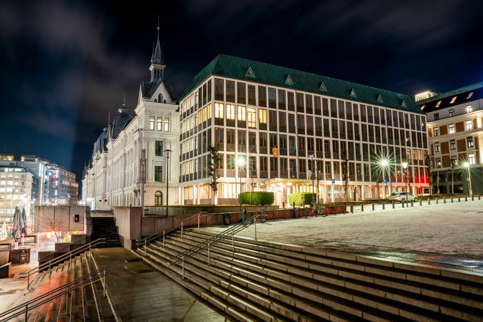 LO mener at UDs praktikantordning ligner på sosial dumping. Departementet svarer at forutsigbare forhold er viktig for dem. LO mener at UDs praktikantordning ligner på sosial dumping. Departementet svarer at forutsigbare forhold er viktig for dem. Foto: Fredrik Varfjell / NTB