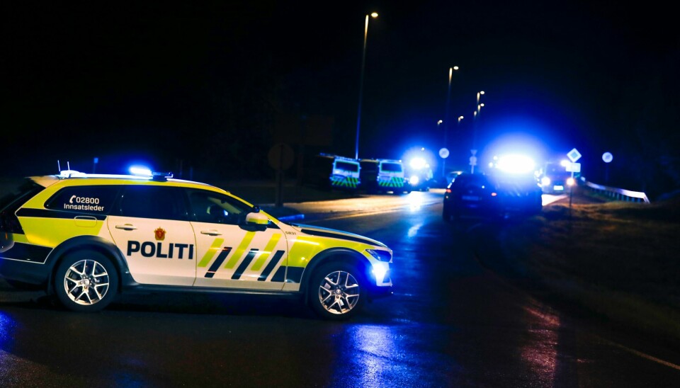 Nødetatene på stedet etter en alvorlig frontkollisjon like ved Oslo lufthavn Gardermoen. To biler var involvert i ulykken. Nødetatene på stedet etter en alvorlig frontkollisjon i Nannestad, like ved Oslo lufthavn Gardermoen. To biler var involvert i ulykken. Foto: Frederik Ringnes / NTB