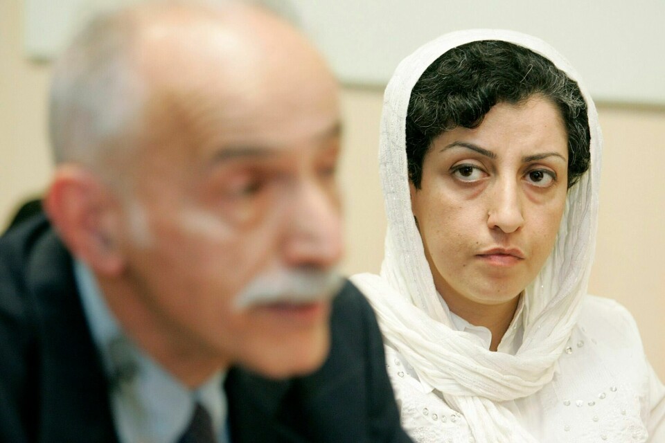 Menneskerettsforkjemper Narges Mohammadi under en pressekonferanse i Sveits i 2008. Fredag ble det kunngjort at Mohammadi er årets mottaker av Nobels fredspris. Menneskerettsforkjemper Narges Mohammadi under en pressekonferanse i Sveits i 2008. Fredag ble det kunngjort at Mohammadi er årets mottaker av Nobels fredspris.