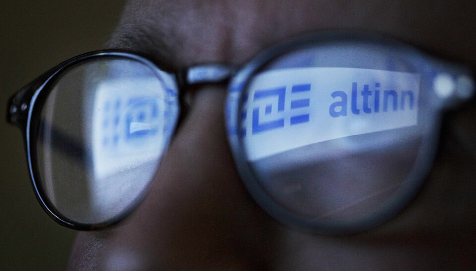 For de fleste i Norge er det snakk om svært små skattemessige endringer. Bildet viser briller med refleksjon Altinn. Der finner du skattemeldingen din.