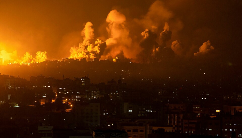 Flammer og røyk fra Gaza by etter et israelsk angrep i helgen. Foto: Fatima Shbair / AP / NTB Foto: Fatima Shbair / AP / NTB