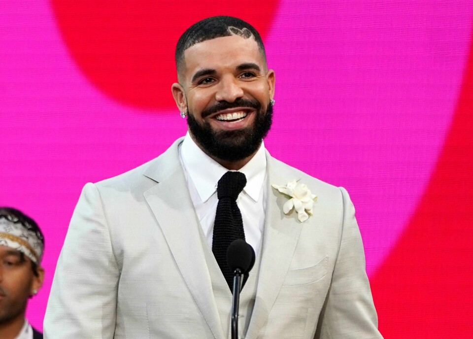 Rapperen Drake sa fredag at han tar en pause fra musikken og oppgir helseproblemer som årsak. Rapperen Drake sa fredag at han tar en pause fra musikken og oppgir helseproblemer som årsak. Foto: Chris Pizzello / AP / NTB