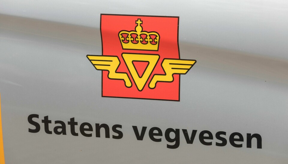 Internettforbindelsen til Statens vegvesens er nede. Dermed får ikke veitrafikksentralene lagt ut trafikkmeldinger. Nettet gikk ned i 21-tiden fredag.