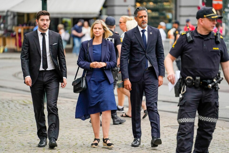 Juni 2022: Venstres stortingsrepresentanter Grunde Almeland, Guri Melby og Abid Raja i det de ankommer sørgegudstjenesten i Oslo domkirke etter masseskytingen. To personer ble drept og 21 personer skadet. Grunde Almeland.