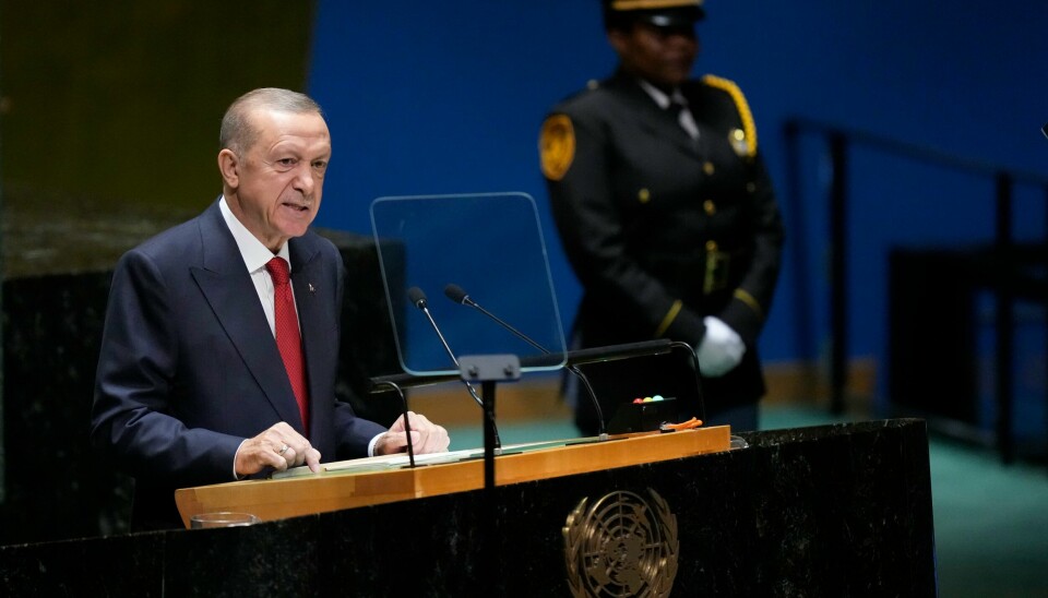 Tyrkias president Recep Tayyip Erdogan vil megle mellom Israel og Hamas. Her avbildet i FNs hovedforsamling i september. Tyrkias president talte foran FNs hovedforsamling i New York tirsdag. Foto: Mary Altaffer / AP / NTB