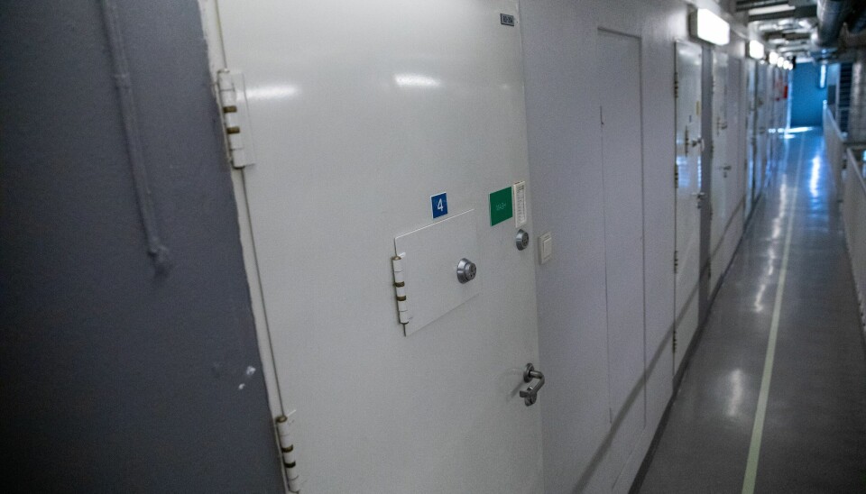 Lav bemanning gjør at innsatte i Oslo fengsel må sitte på cella mye lenger enn det som er anbefalt av Europarådets torturovervåkningskomité (CPT). Lav bemanning gjør at innsatte i Oslo fengsel må sitte på cella mye lenger enn det som er anbefalt av Europarådets torturovervåkningskomité (CPT).