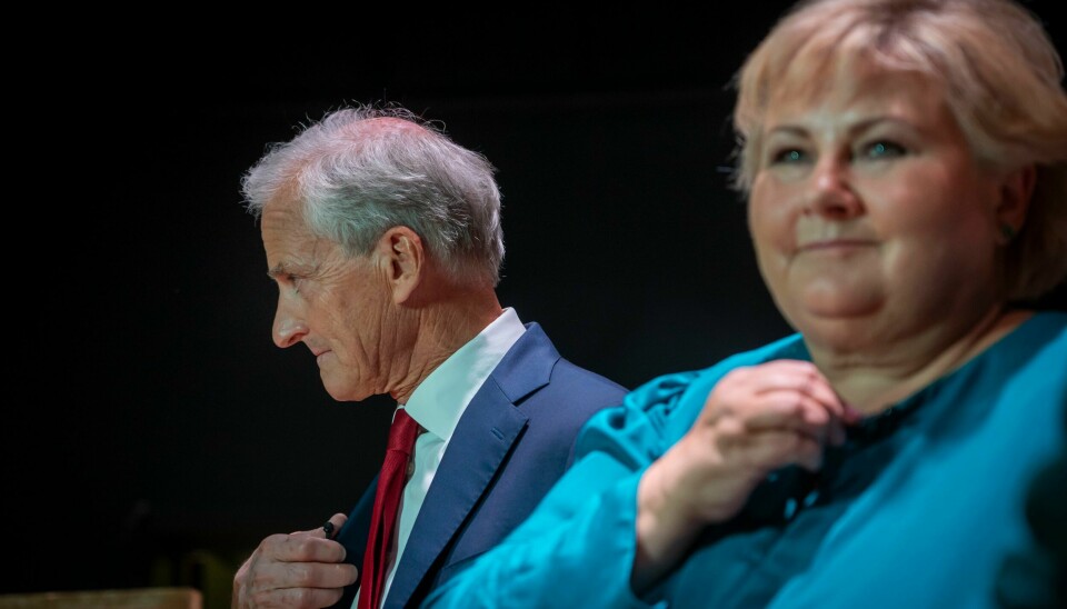 Erna Solbergs fall har ikke vært statsminister Støres store sjanse. Også han taper på aksjeskandalen som har rystet norsk politikk. .