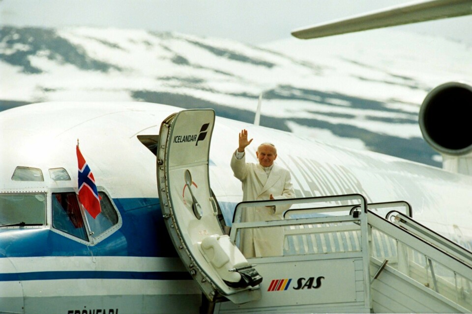 Pave Johannes Paul II forlater Tromsø etter norgesbesøket i 1989. Pave Johannes Paul