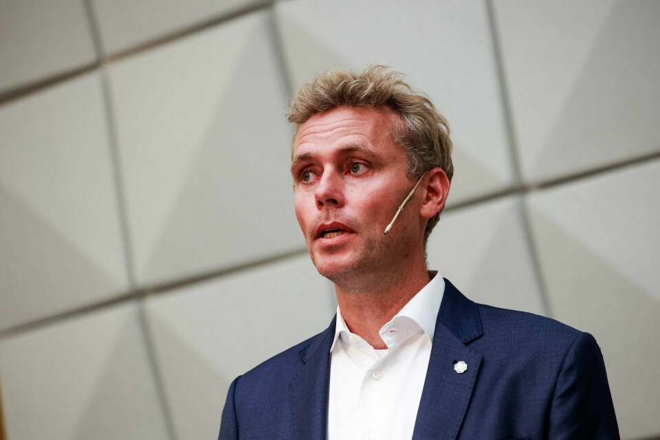 Ola Borten Moe (Sp) måtte gå av som forsknings- og høyere utdanningsminister og Sp-nestleder etter brudd på habilitetsregelverket om aksjekjøp. Ola Borten Moe (Sp) måtte gå av som forsknings- og høyere utdanningsminister og Sp-nestleder etter brudd på habilitetsregelverket om aksjekjøp.