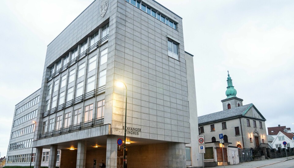 En mann er i Sør-Rogaland tingrett dømt til fengsel for å ha misbrukt sin stilling som sykepleier til å skaffe seg seksuell omgang med to unge jenter. Ankesaken går for Gulating lagmannsrett i Stavanger. Foto: Annika Byrde / NTB