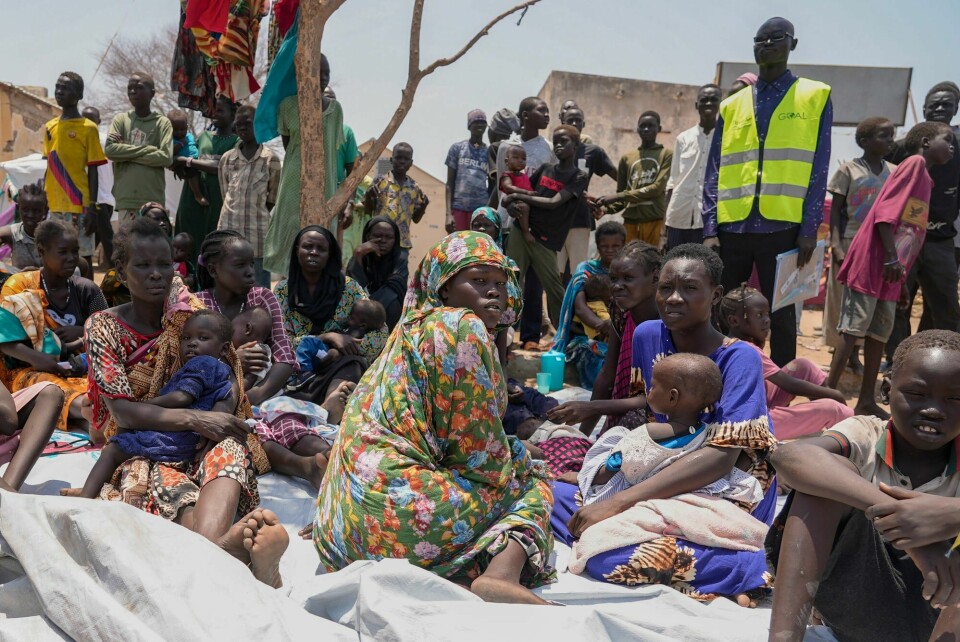 Sørsudanere som har flyktet fra Sudan tilbake til Sør-Sudan på gunn av krig, får hjelp i Renk i Sør-Sudan. Sørsudanere som har flyktet fra Sudan tilbake til Sør-Sudan på gunn av krig, får hjelp i Renk i Sør-Sudan.