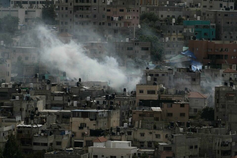 Røyk stiger opp fra Nur Shams på den okkuperte Vestbredden i forbindelse med et israelsk militærraid 19. oktober. Røyk stiger opp fra Nur Shams på den okkuperte Vestbredden i forbindelse med et israelsk militærraid 19. oktober. Foto: Majdi Mohammed / AP / NTB