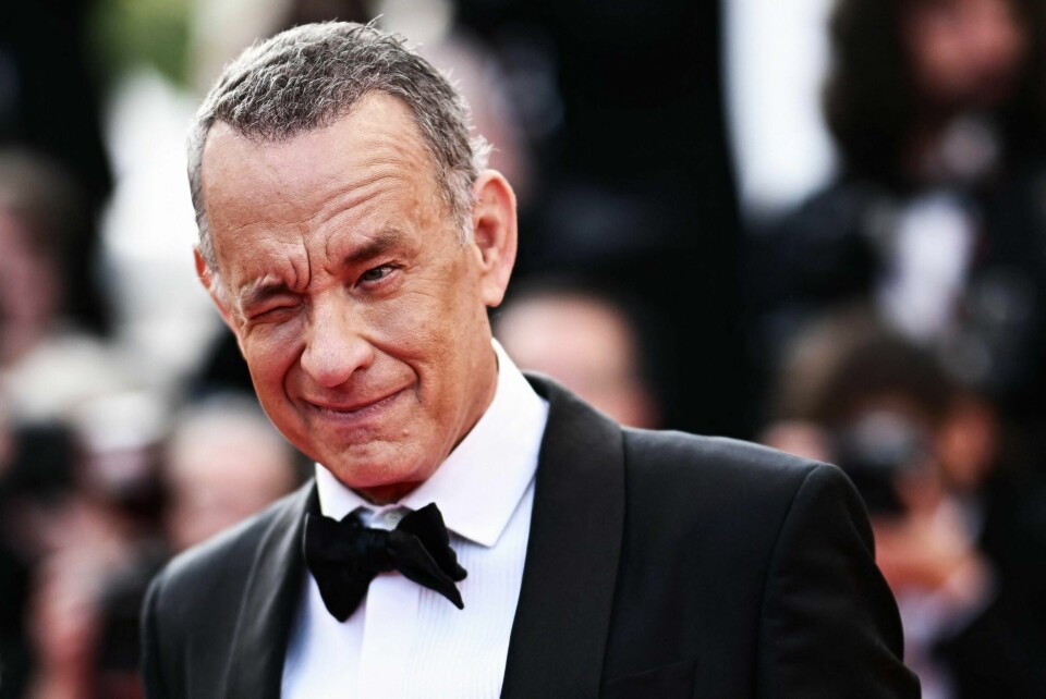 Har det egentlig noe å si om virkeligheten vi lever i er falsk, hvis den oppleves som ekte? Det hadde i hvert fall noe å si for Tom Hanks (bildet), som nylig ble klonet og brukt for å promotere tannpleie, skriver Siri Sjøgren Selmer. Tom Hanks