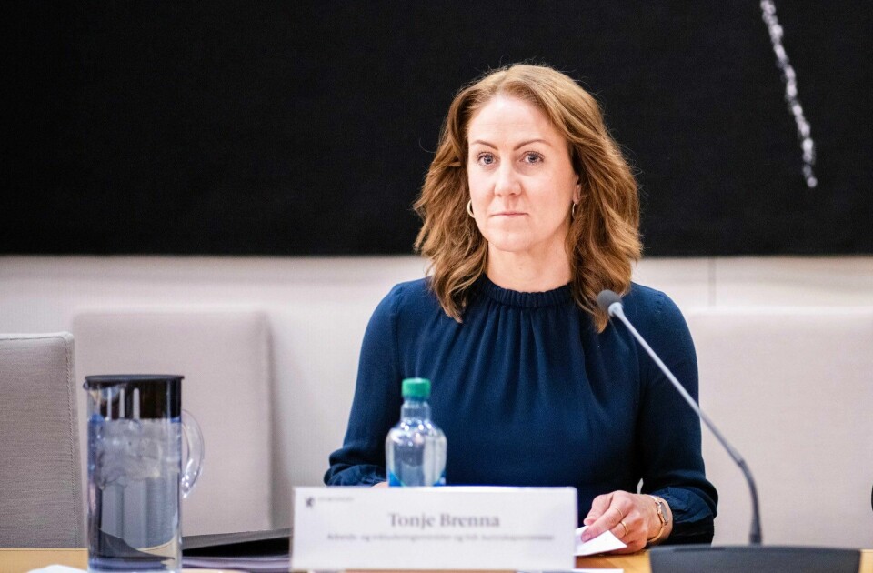 Hva er hensikten med denne retorikken, Tonje Brenna? Hvem er målgruppa? Hvilke sosialklienter eller uføre tror det er bra for noen som helst å stå utenfor arbeidslivet, spør Frøydis Lilledalen. Arbeids og inkluderingsminister Tonje Brenna