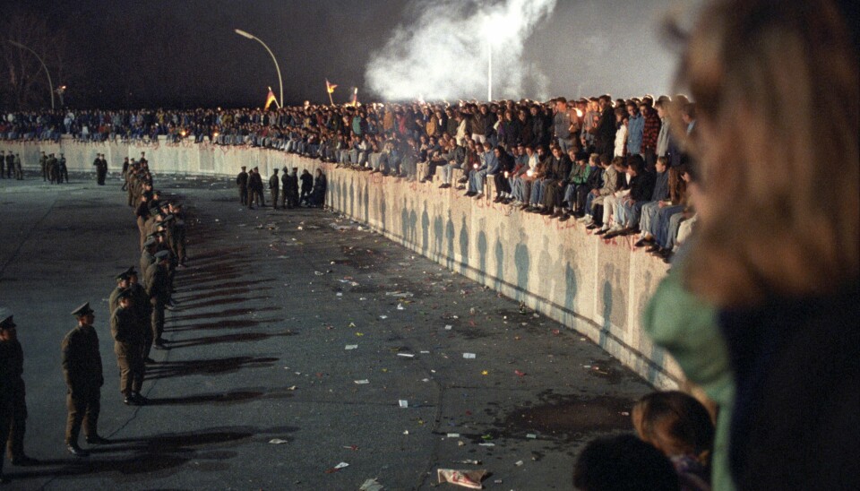Berlinmurens fall i 1989. Enden på kommunismen, og starten på det mange kaller nyliberalismen. .
