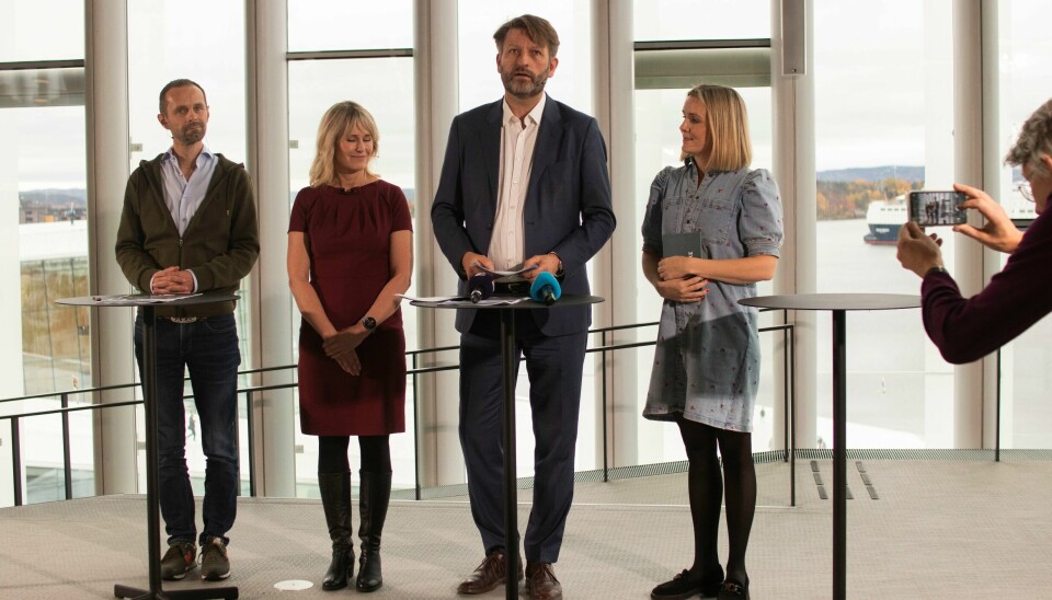 Tirsdag presenterte toppene i Oslo Venstre og Oslo Høyre Hammersborgerklæringen. Fra venstre: Hallstein Bjercke i Venstre, Anne Lindboe og Eirik Lae Solberg fra Høyre og Marit Vea fra Venstre. På Deichman