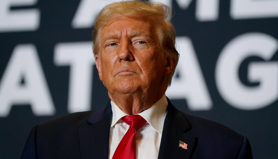 Donald Trumps adferd som eks-president har vært en uavbrutt fiasko, mener William Lafferty. Donald Trump leder kampen om å bli Republikanernes presidentkandidat før valget neste år. Han har ikke villet utelukke at han akter å gjeninnføre praksisen dersom han igjen blir president. Foto: Charlie Neibergall / AP / NTB