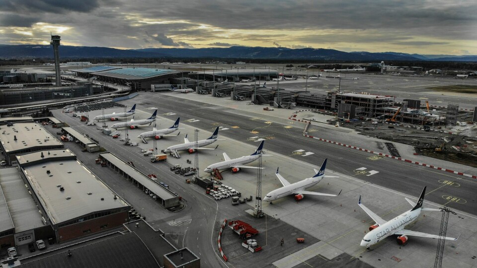 Oslo lufthavn er den eneste Avinor-flyplassen hvor det i dag finnes personell som er kvalifiserte røykdykkere. Oslo lufthavn er den eneste Avinor-flyplassen hvor det i dag finnes personell som er kvalifiserte røykdykkere, på linje med brannkonstabler i kommunal sektor.