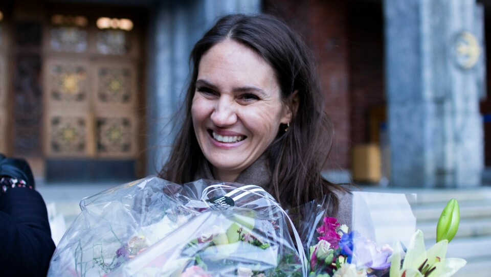 Julie Remen Midtgarden (Høyre) er ny byråd for kunnskap og oppvekst i Oslo med blomster