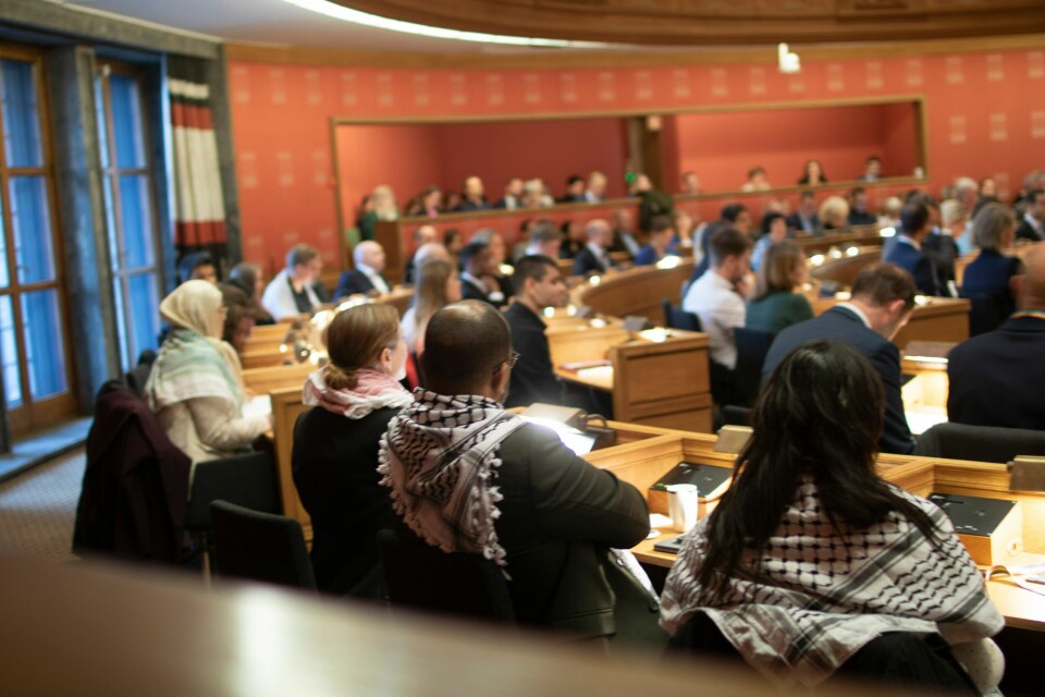 Det var mye palestinaskjerf i bystyresalen i periodens første møte. Bare fra opposisjonen, sjølsagt. Palestinaskjerf