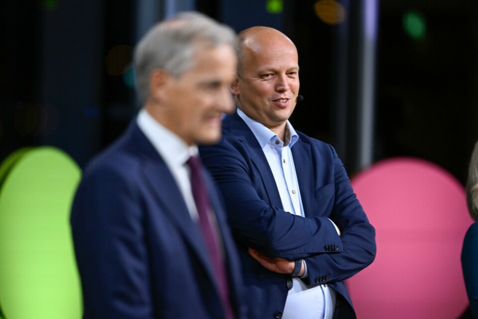 I Stortinget har jeg stilt spørsmål til finansministeren om hvilken situasjon som må oppstå for at den situasjonsbestemte midlertidige forhøyede arbeidsgiveravgiften kan fjernes, uten å få svar på, skriver Heidi Nordby Lunde. Her er statsminister Jonas Gahr Støre og finansminsiter Trygve Vedum. .