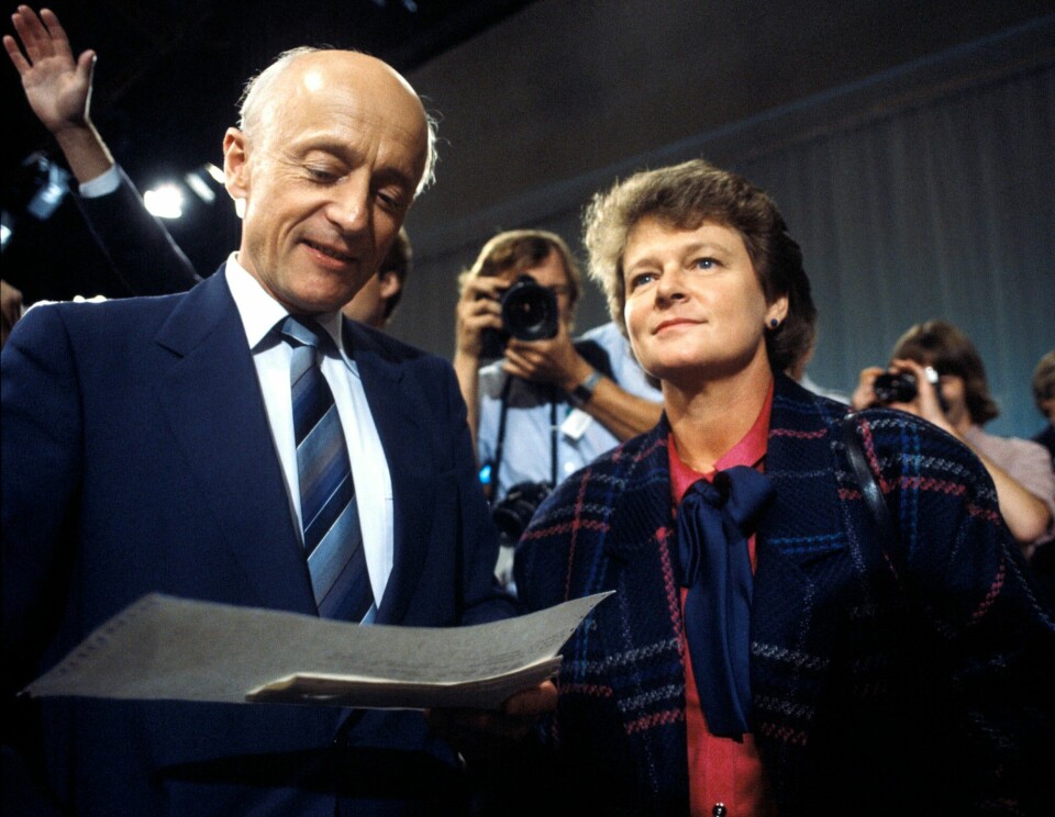 Gro og Kåre i TV-studio under valgkampen i 1985. Willoch var sittende statsminister og Brundtland var statsministerkandidat. Kåre Willoch