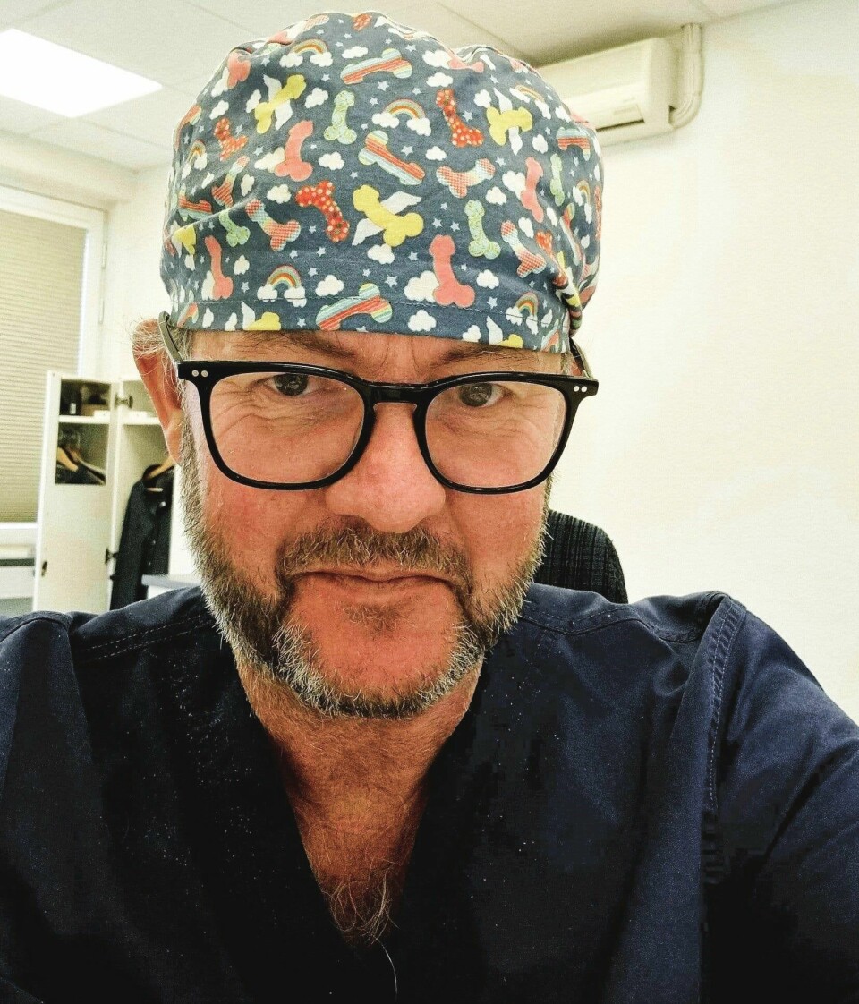 Overlege Per Espen Låhne er spesialist generell kirurgi og urologi. Overlege Per Espen Låhne er spesialist generell kirurgi og urologi.