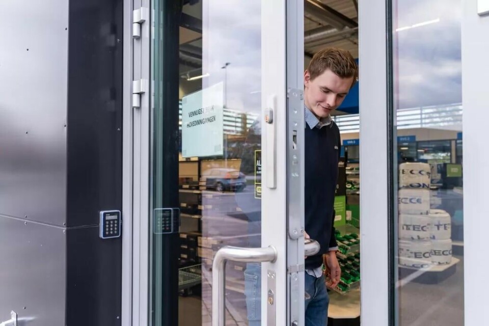 Aleksander Mellum selger rørkomponenter hos Ahlsell i Fredrikstad. Aleksander Mellum selger rørkomponenter hos Ahlsell i Fredrikstad.