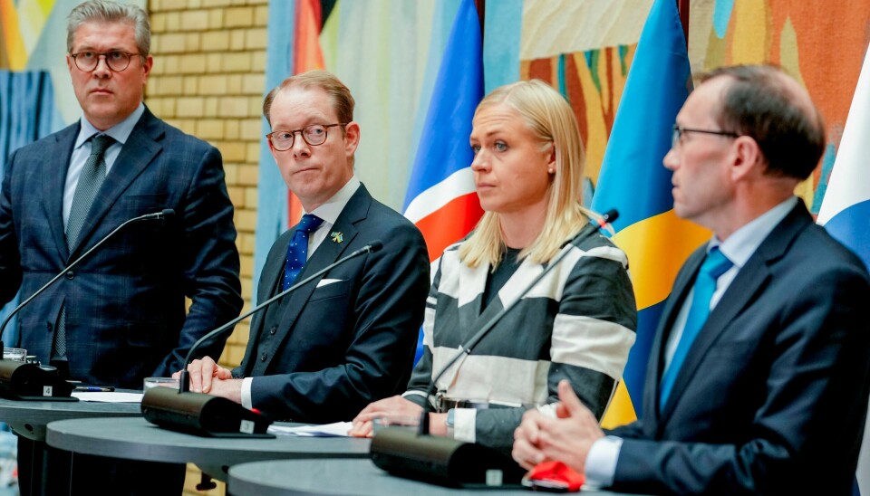 Onsdag hadde de nordiske landenes utenriksministre et møte. Fra venstre: Islands utenriksminister Bjarni Benediktsson, Sveriges utenriksminister Tobias Billström, Finlands utenriksminister Elina Valtonen og Norges utenriksminister Espen Barth Eide. Onsdag hadde de nordiske landenes utenriksministre et møte. Fra venstre: Islands utenriksminister Bjarni Benediktsson, Sveriges utenriksminister Tobias Billström, Finlands utenriksminister Elina Valtonen og Norges utenriksminister Espen Barth Eide. Foto: Javad Parsa / NTB