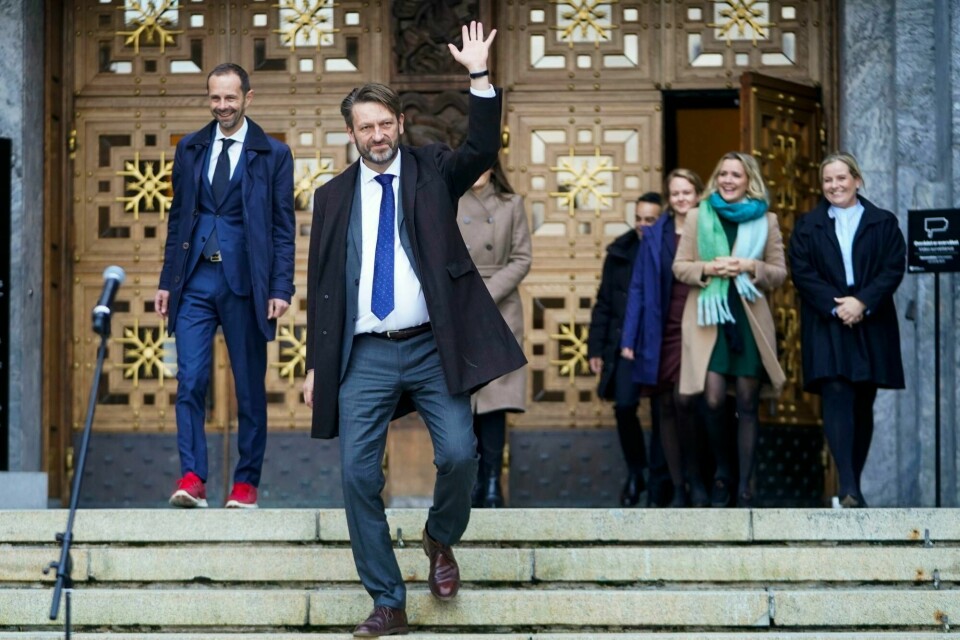 Byrådsleder Eirik Lae Solberg og hans borgerlige byråd bryter et sentralt valgløfte – allerede andre uka på jobb. Byrådsleder Eirik Lae Solberg og hans borgerlige byråd bryter et sentralt valgløfte – allerede andre uka på jobb.