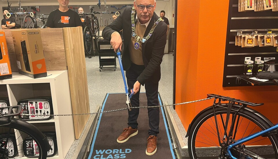 Henrik Halleland (KrF) sto for den offisielle åpningen av Stavangers nye sykkelparkering. Åpning av sykkelparkering i Stavanger.
