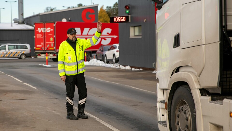 Roger Gulvik, inspektør for Statens vegvesen, forteller flere kjøretøy følger regelverket nå, sammenlignet med bare for noen år siden. Roger Gulvik, inspektør for Statens vegvesen, forteller flere kjøretøy følger regelverket nå, sammenlignet med bare for noen år siden.