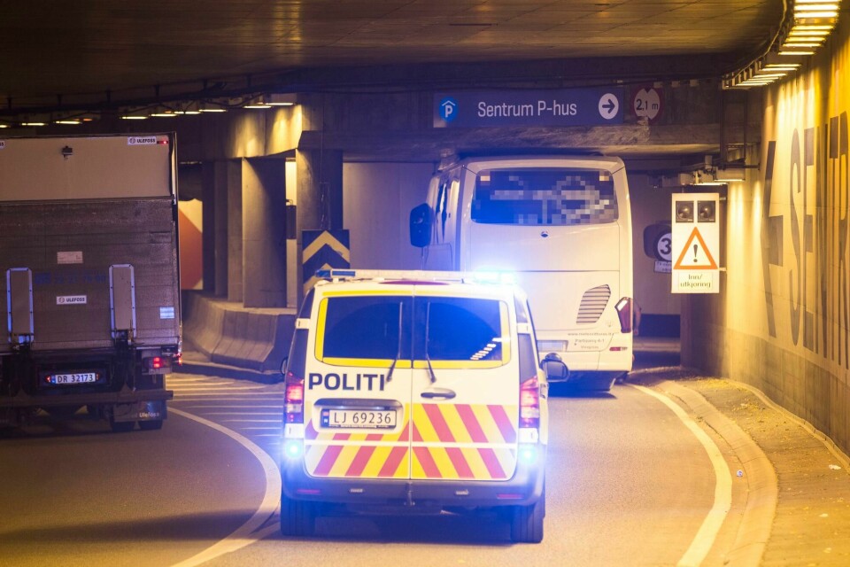 En buss kjørte seg fast og blokkerte Hammersborgtunnelen for noen år siden. Nå skal tunnelen stenges og bymiljøet i Oslo forringes – i tre år. En buss kjørte seg fast og blokkerte Hammersborgtunnelen for noen år siden. Nå skal tunnelen stenges og bymiljøet i Oslo forringes – i tre år.