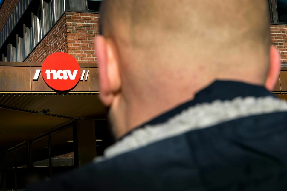 Hvorfor skal svært syke mennesker ha en kortere maksimal sykepengeperiode enn mennesker som ikke er fullt så syke – og kan klare seg med en gradert sykemelding, spør Axel West Pedersen. Illustrasjonsbilder: NAV