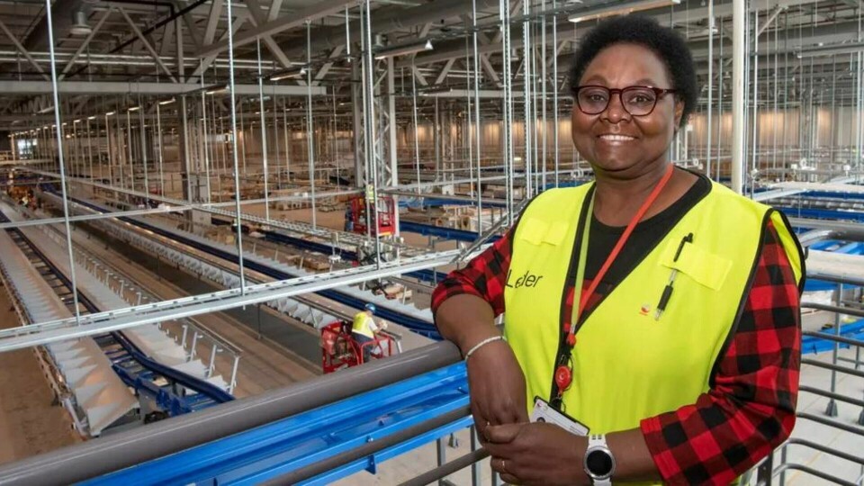 LANG VEI: Produksjonsleder Julia Banda Rasmussen startet arbeidslivet i Norge uten norskkunnskaper, men har alltid søkt å ta mer ansvar i karrieren i Posten. LANG VEI: Produksjonsleder Julia Banda Rasmussen startet arbeidslivet i Norge uten norskkunnskaper, men har alltid søkt å ta mer ansvar i karrieren i Posten.