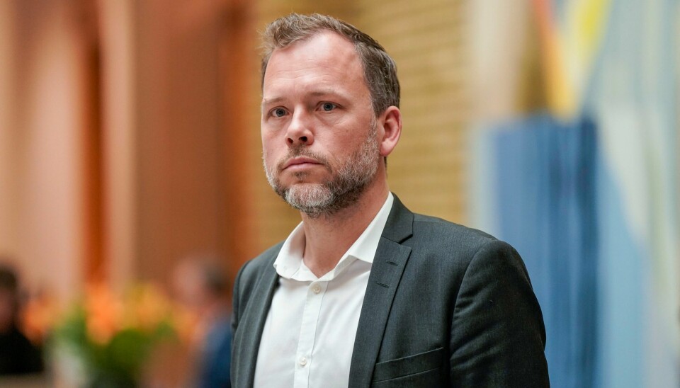 SVs Audun Lysbakken mener Erna Solberg svarer unnvikende på kontrollkomiteens spørsmål.Foto: Heiko Junge / NTB Audun Lysbakken i vandrehallen på Stortinget etter at Økokrim offentliggjorde sin beslutning om at det ikke skal åpnes etterforskning mot Høyre-leder Erna Solberg og hennes ektemann Sindre Finnes. Foto: Heiko Junge / NTB