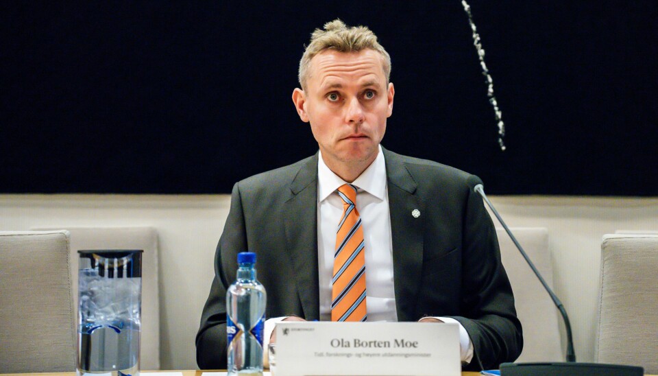 Tidligere forsknings og utdanningsminister Ola Borten Moe (Sp) under Kontroll og Konstitusjonskomiteen åpne høring om Regjeringens håndtering av habilitetsregelverket. Tidligere forsknings og utdanningsminister Ola Borten Moe (Sp) under Kontroll og Konstitusjonskomiteen åpne høring om Regjeringens håndtering av habilitetsregelverket. Foto: Ole Berg-Rusten / NTB