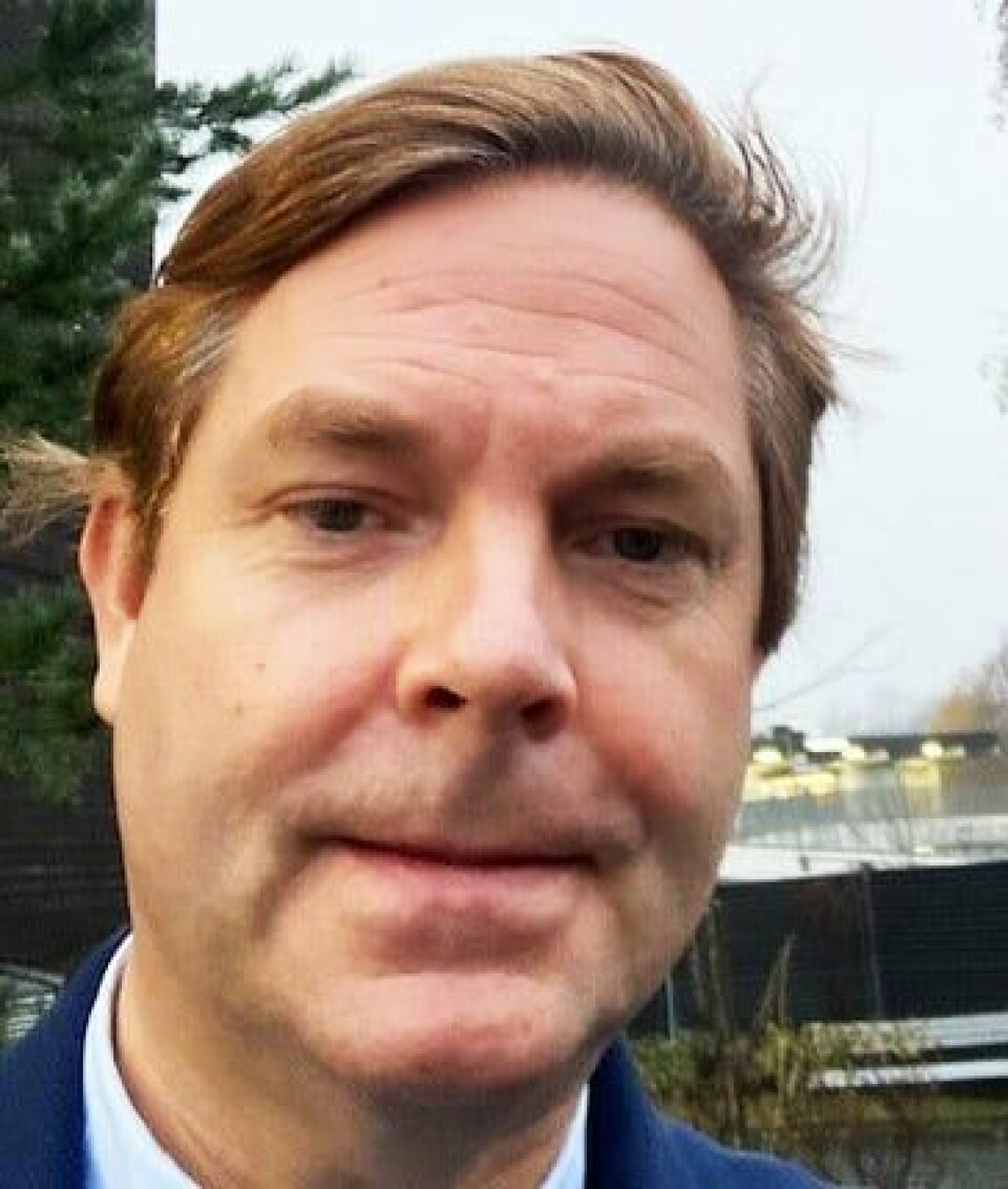 Henrik Ameln Hoem er lektor ved Blindern vgs med mastergrad i historie. Henrik Ameln Hoem