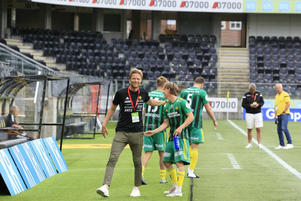 Andreas Aalbu (t.v.) får svar på stikket til gamleklubben Stabæk. Her på jobb for Ull/Kisa i 2021. Andreas Aalbu (til venstre) fra tiden hans i Ullensaker/Kisa. Foto: Tor Erik Schrøder / NTB.