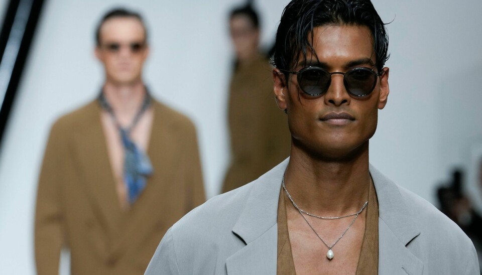 Modellene på Armains catwalk er, med sine firskårne ansikt og vaskebrettmager ideal blant unge looksmaxxere. Modellene på Armains catwalk er, med sine firskårne ansikt og vaskebrettmager ideal blant unge looksmaxxere.