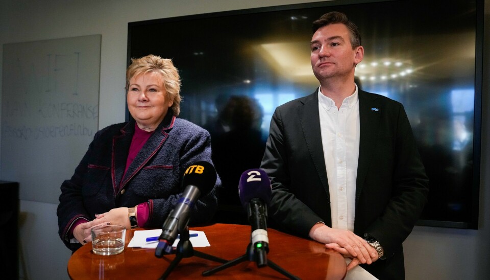 Høyres leder Erna Solberg og nestleder Henrik Asheim møtte pressen under Høyres sentralstyremøte. Solberg fortsetter som sjef i partiet. .