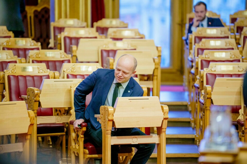 Finansminister Trygve Slagsvold Vedum (Sp) og regjeringen innfører nå en global minsteskatt som på sikt skal ta knekken på skatteparadisene. Endelig, skriver Dagsavisen. Finansminister Trygve Slagsvold Vedum (Sp) og regjeringen innfører nå en global minsteskatt som på sikt skal ta knekken på skatteparadisene. Endelig, skriver Dagsavisen.